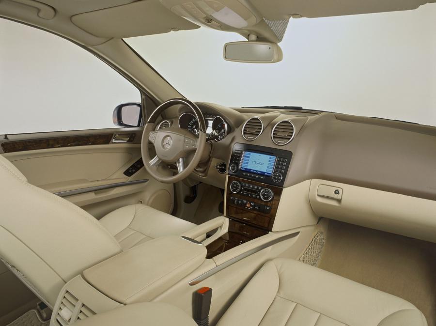  Mercedes-Benz ML-Class 2006 года  (фото 400 из 400)